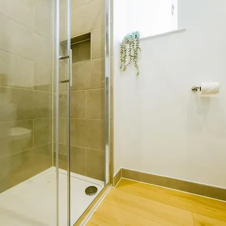 Grange Rd Flat 3 One Bedroom Flat アパート ブリストル