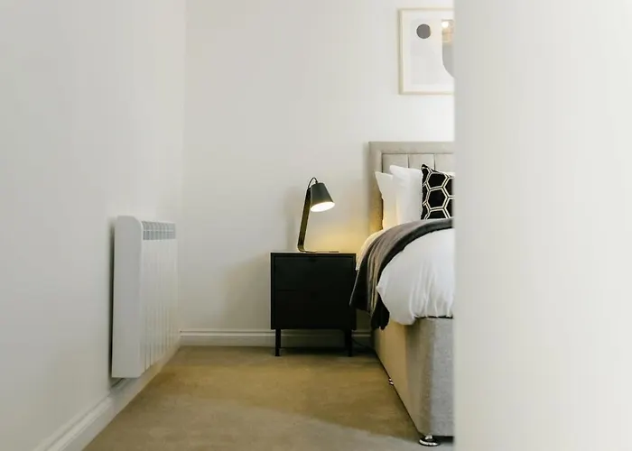 Grange Rd Flat 3 One Bedroom Flat Apartment *